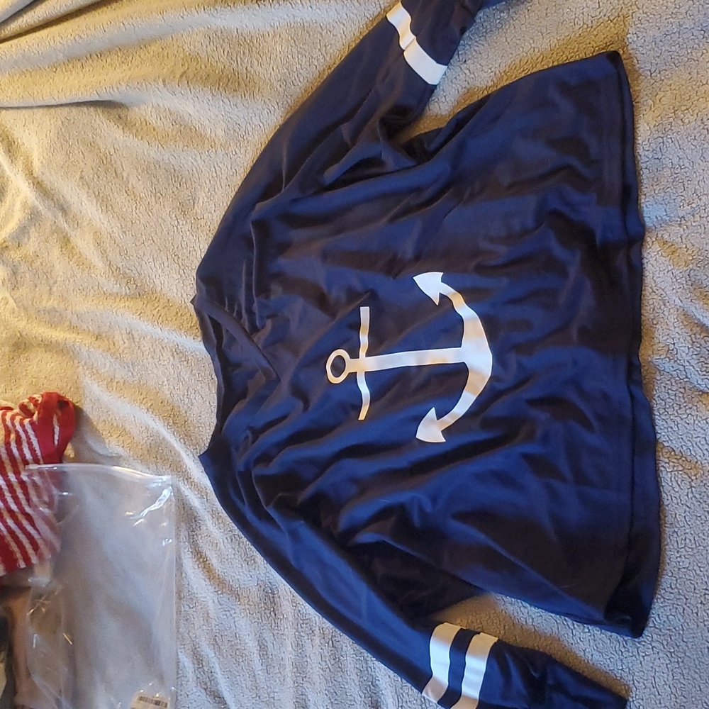 Anchor 3/4 sleeve v neck
